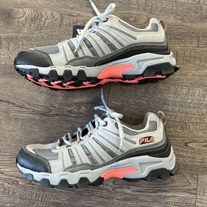 Fila 6.5 wide width hiking shoes
